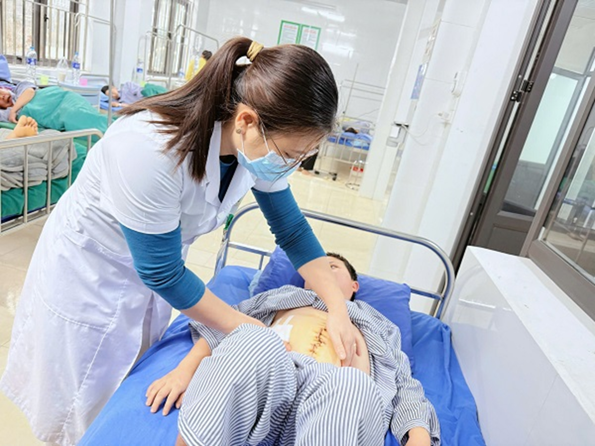 C&ocirc; g&aacute;i 26 tuổi đau bụng dữ dội, b&aacute;c sĩ &ldquo;chết lặng&rdquo; khi ph&aacute;t hiện thứ b&ecirc;n trong- Ảnh 1.