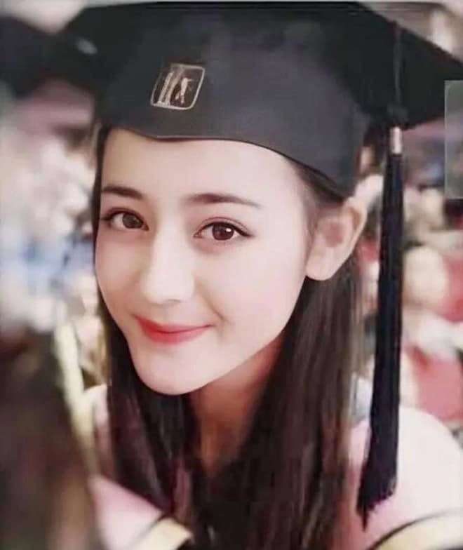 Mỹ nhân cả đời không biết xấu là gì: Mặt đẹp dáng đẹp, đến style cũng ngất ngây lòng người- Ảnh 1. Mỹ nhân cả đời không biết xấu là gì: Mặt đẹp dáng đẹp, đến style cũng ngất ngây lòng người- Ảnh 1.