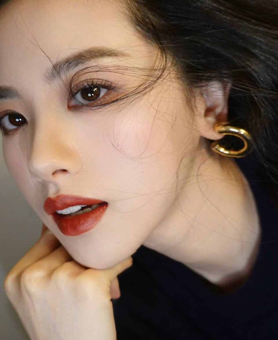 Soi gương đo&aacute;n ngay 