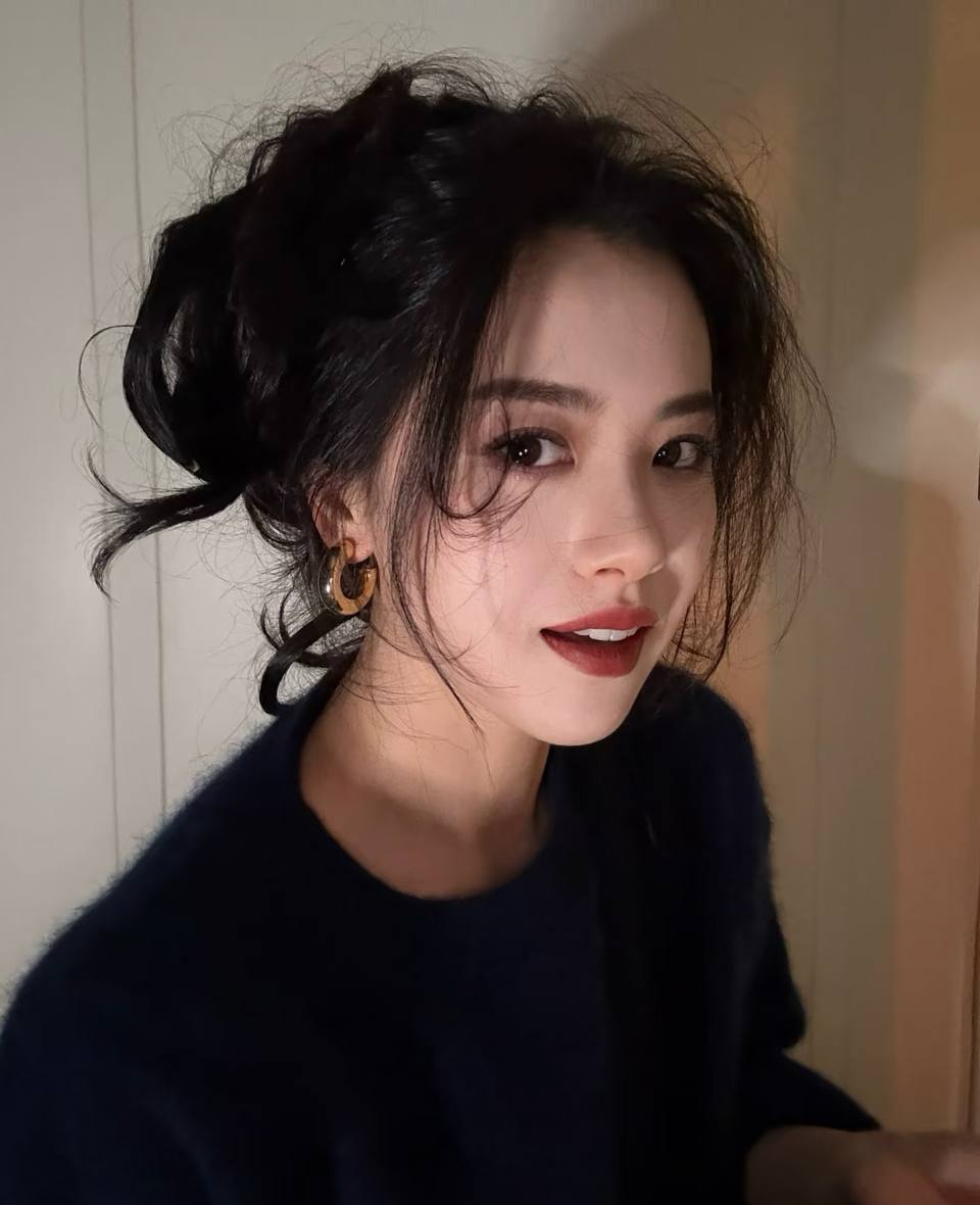 Soi gương đo&aacute;n ngay 