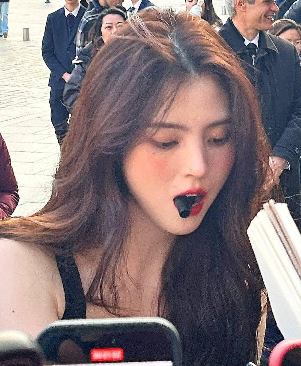 Phải gọi Han So Hee là "mỹ nữ tóc rối"!- Ảnh 9. Phải gọi Han So Hee là "mỹ nữ tóc rối"!- Ảnh 9.