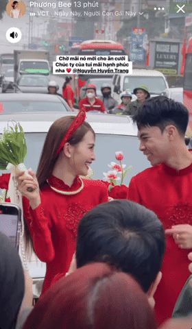 Tuyển thủ Đức Huy và MC Mù Tạt cực tình trong lễ cưới, cô dâu rạng rỡ như hoa giữa dàn phù dâu xinh đẹp- Ảnh 5. Tuyển thủ Đức Huy và MC Mù Tạt cực tình trong lễ cưới, cô dâu rạng rỡ như hoa giữa dàn phù dâu xinh đẹp- Ảnh 5.