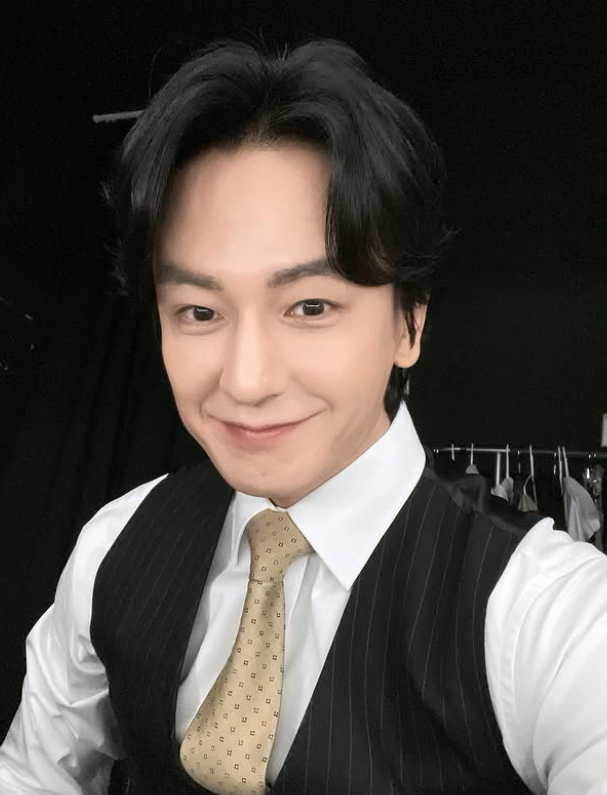 Nam thần 1m86 từng đóng Vườn Sao Băng, nay hết thời đi làm thuê ở kho vận, 3 năm không được mời đóng phim- Ảnh 3. Nam thần 1m86 từng đóng Vườn Sao Băng, nay hết thời đi làm thuê ở kho vận, 3 năm không được mời đóng phim- Ảnh 3.