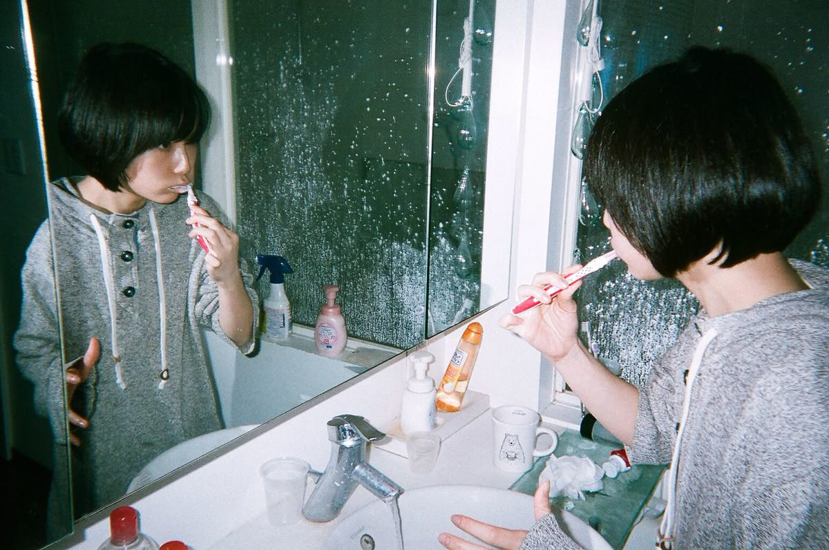 Đ&aacute;nh răng nước n&oacute;ng hay nước lạnh tốt hơn? C&acirc;u trả lời khiến ai cũng ngỡ ng&agrave;ng- Ảnh 1.