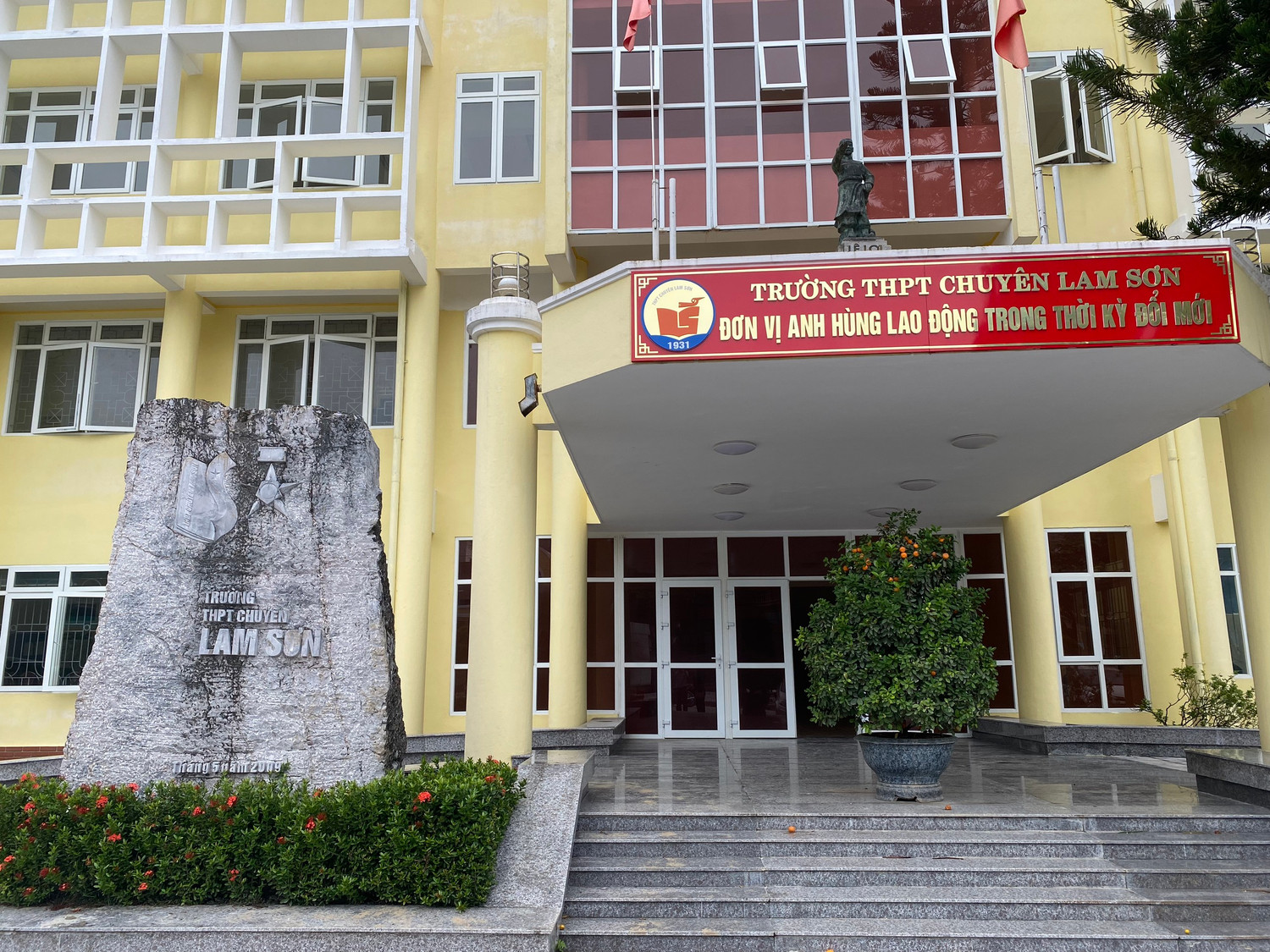 Ng&ocirc;i trường cấp 3 chuy&ecirc;n hơn 90 năm tuổi đứng sau h&agrave;nh tr&igrave;nh học vấn đồ sộ của GS. Nguyễn Th&agrave;nh Vinh- Ảnh 4.