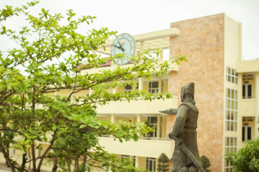 Ng&ocirc;i trường cấp 3 chuy&ecirc;n hơn 90 năm tuổi đứng sau h&agrave;nh tr&igrave;nh học vấn đồ sộ của GS. Nguyễn Th&agrave;nh Vinh- Ảnh 7.