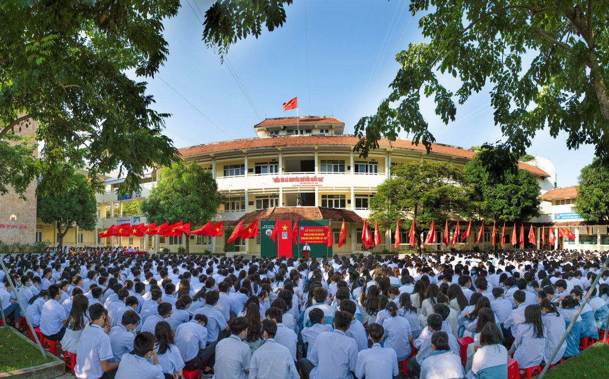 Ng&ocirc;i trường cấp 3 chuy&ecirc;n hơn 90 năm tuổi đứng sau h&agrave;nh tr&igrave;nh học vấn đồ sộ của GS. Nguyễn Th&agrave;nh Vinh- Ảnh 5.