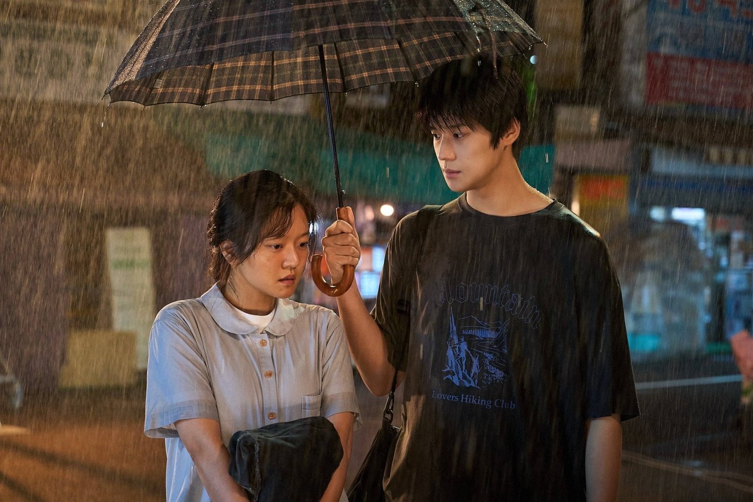 Pavane: Bản nhạc buồn về những con người kh&ocirc;ng d&aacute;m tin m&igrave;nh xứng đ&aacute;ng được y&ecirc;u- Ảnh 5.