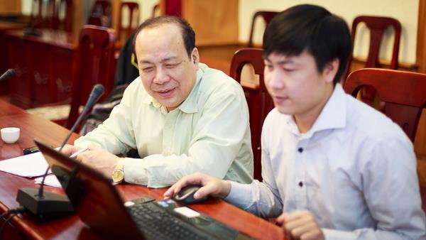 Thầy gi&aacute;o H&agrave;n Quốc v&agrave; &ldquo;nh&acirc;n duy&ecirc;n&rdquo; đặc biệt với 2 người thầy Việt đ&aacute;ng k&iacute;nh- Ảnh 4.