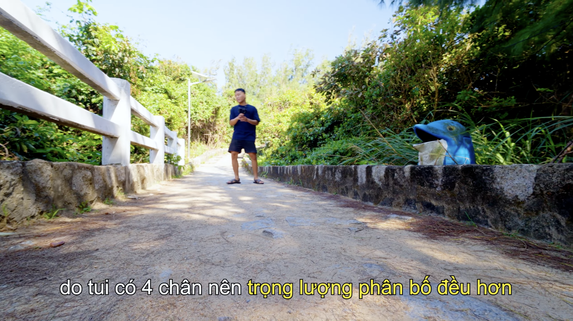 Bị bóc phốt thái độ chảnh chọe nhưng Bị bóc phốt thái độ chảnh chọe nhưng