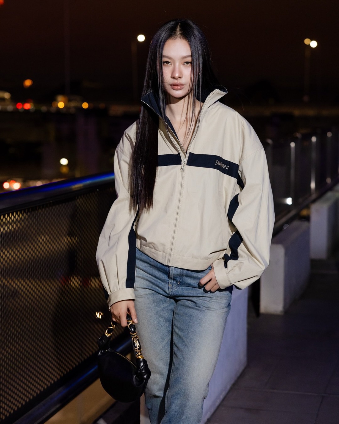 &Aacute;o kho&aacute;c của Saint Laurent đang khiến cả c&otilde;i mạng phải ồn!- Ảnh 6.