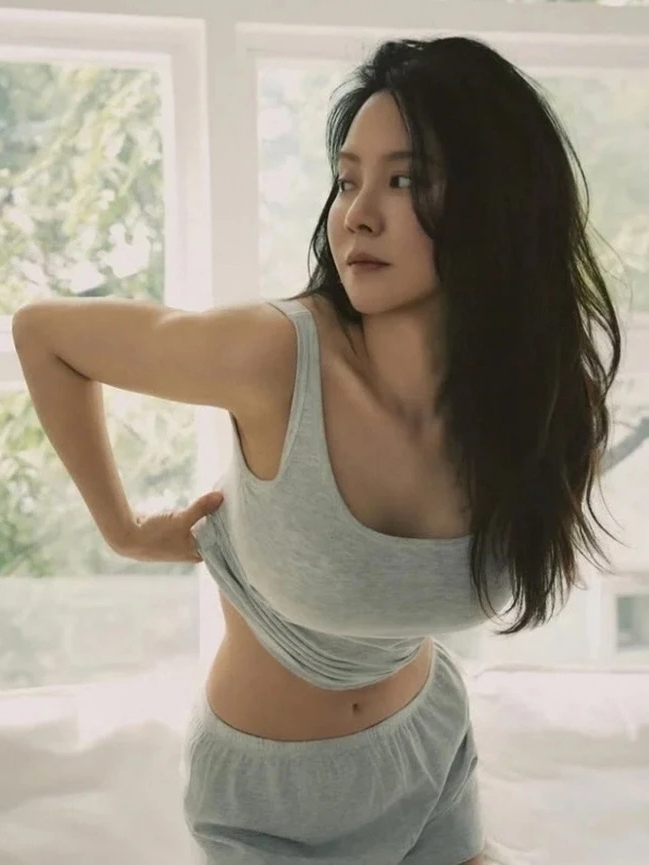 Trời ơi, Song Ji Hyo hãy dừng lại trước khi quá muộn- Ảnh 3. Trời ơi, Song Ji Hyo hãy dừng lại trước khi quá muộn- Ảnh 3.