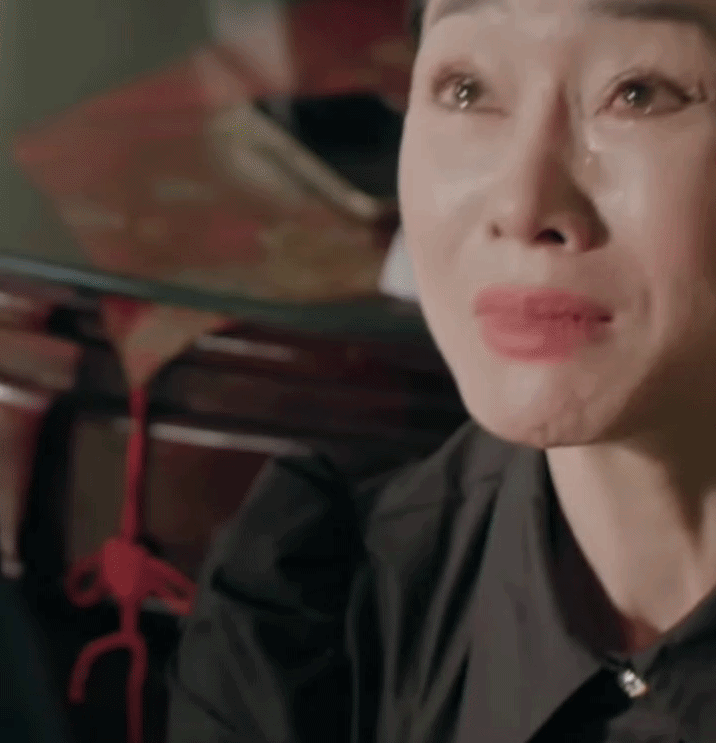 Mỹ nh&acirc;n c&oacute; đ&ocirc;i mắt buồn nhất Việt Nam lộ gương mặt kh&aacute;c lạ, ai nh&igrave;n cũng tiếc nhan sắc ng&agrave;y xưa- Ảnh 2.