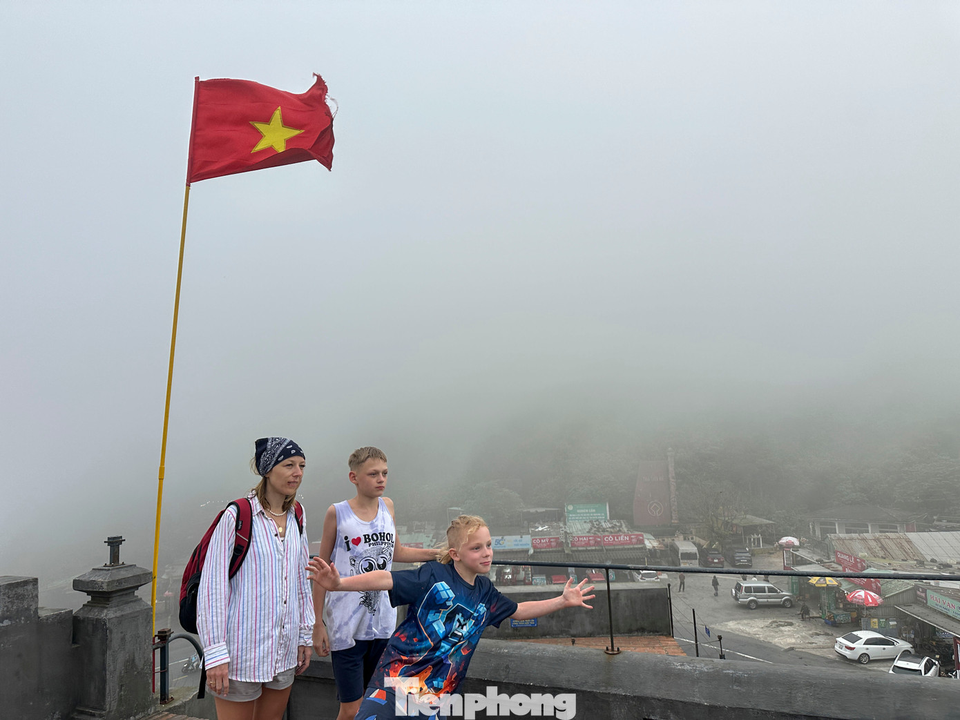 Du kh&aacute;ch th&iacute;ch th&uacute; check-in Hải V&acirc;n Quan trong sương m&ugrave;- Ảnh 7.