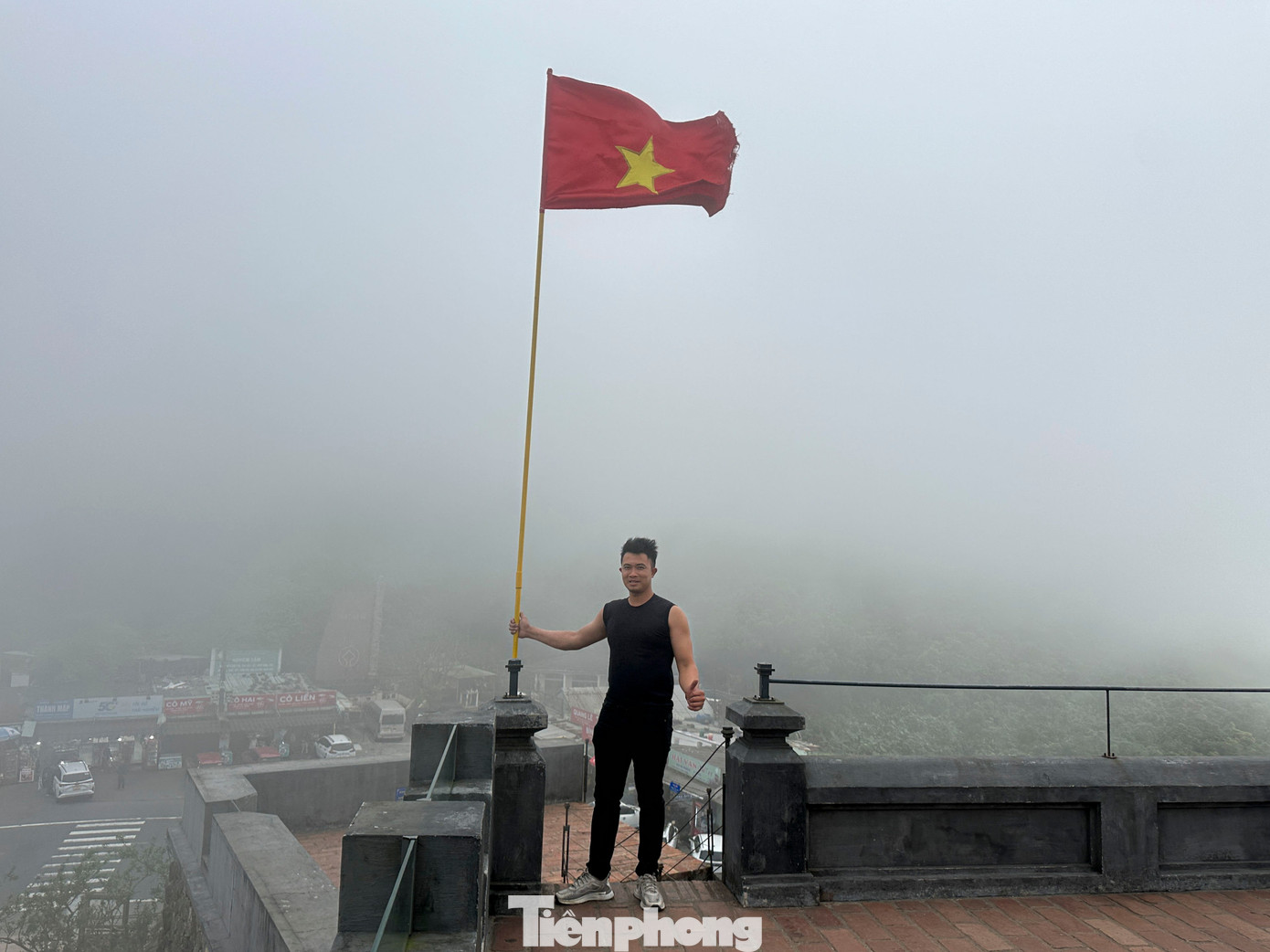 Du kh&aacute;ch th&iacute;ch th&uacute; check-in Hải V&acirc;n Quan trong sương m&ugrave;- Ảnh 4.