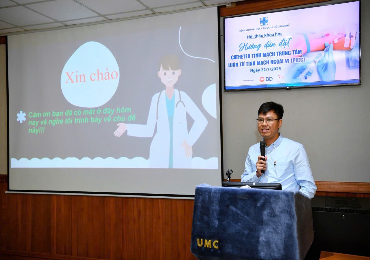 Điều dưỡng trưởng Trung t&acirc;m cấp cứu A9, Bệnh viện Bạch Mai: 21 năm đi l&agrave;m th&igrave; 16 năm trực đ&ecirc;m giao thừa nhưng 