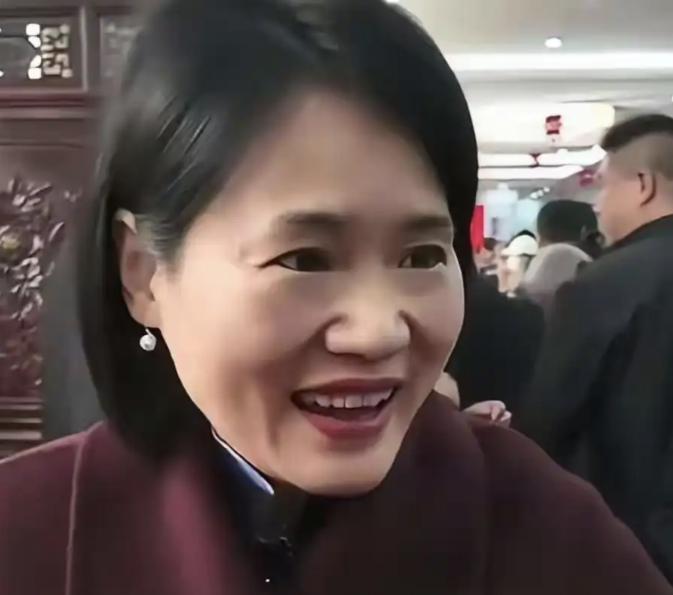 Nữ nhân viên chốt đơn hơn 190 tỷ đồng ngày khai xuân "gây bão" ngành sales, ông chủ làm ngay 1 ĐIỀU- Ảnh 1. Nữ nhân viên chốt đơn hơn 190 tỷ đồng ngày khai xuân "gây bão" ngành sales, ông chủ làm ngay 1 ĐIỀU- Ảnh 1.