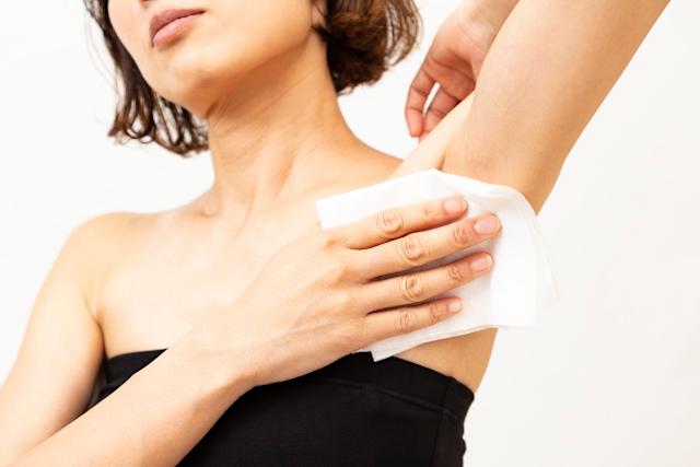 Người tr&ecirc;n 40 tuổi thường c&oacute; m&ugrave;i kh&oacute; chịu: C&aacute;c b&aacute;c sĩ cảnh b&aacute;o rằng m&ugrave;i n&agrave;y mạnh nhất ở 6 khu vực, tr&aacute;nh vệ sinh qu&aacute; mức- Ảnh 3.