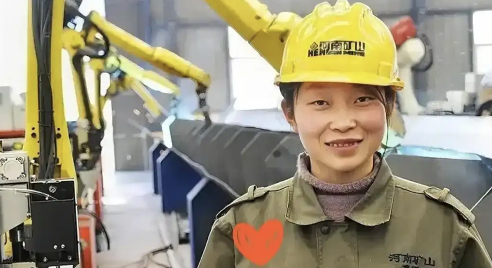 Nữ nhân viên chốt đơn hơn 190 tỷ đồng ngày khai xuân "gây bão" ngành sales, ông chủ làm ngay 1 ĐIỀU- Ảnh 2. Nữ nhân viên chốt đơn hơn 190 tỷ đồng ngày khai xuân "gây bão" ngành sales, ông chủ làm ngay 1 ĐIỀU- Ảnh 2.