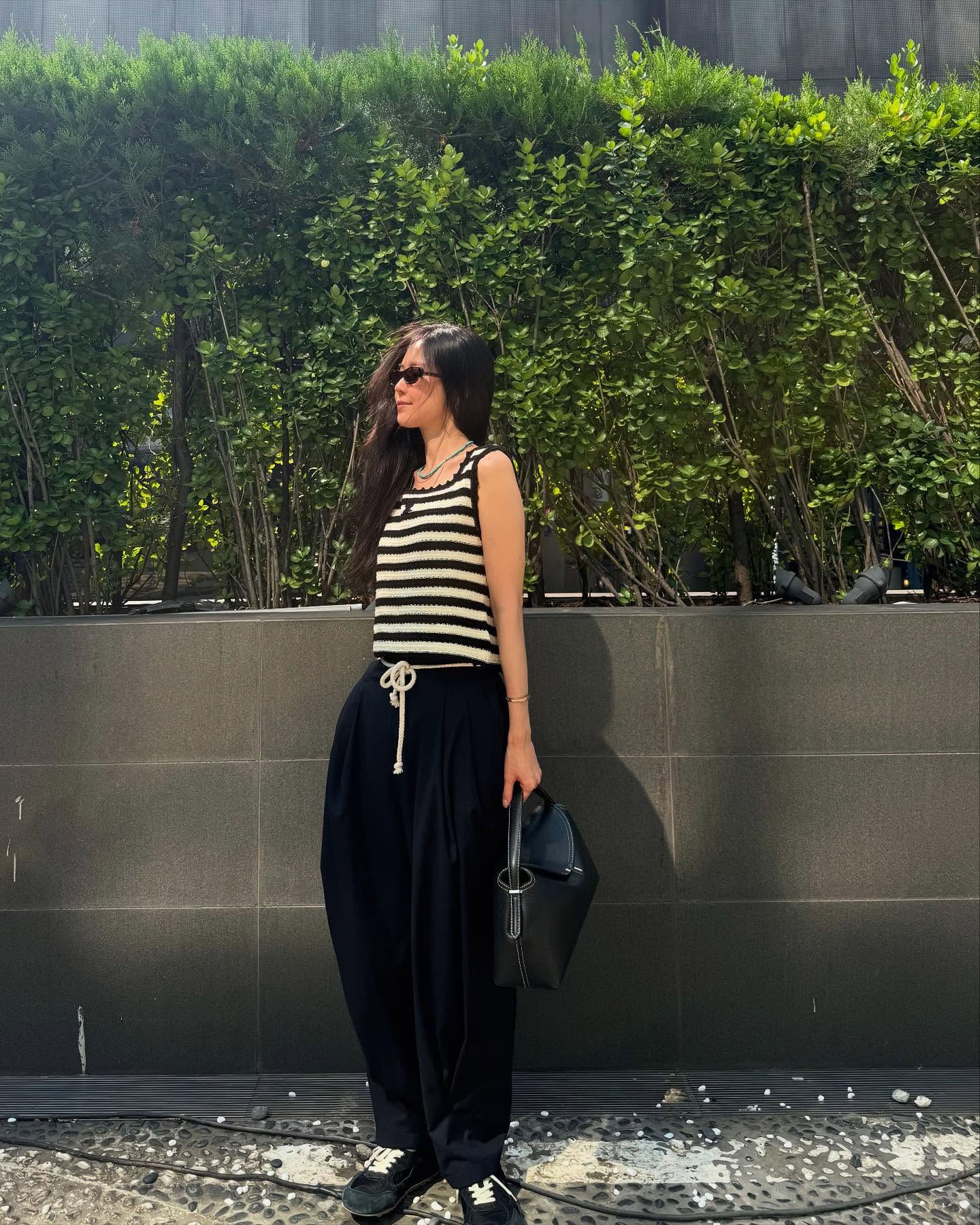 Ngắm 5 c&ocirc;ng thức diện quần d&agrave;i từ sao H&agrave;n, chị em sẽ kh&ocirc;ng c&ograve;n thiết tha mặc v&aacute;y nữa- Ảnh 4.