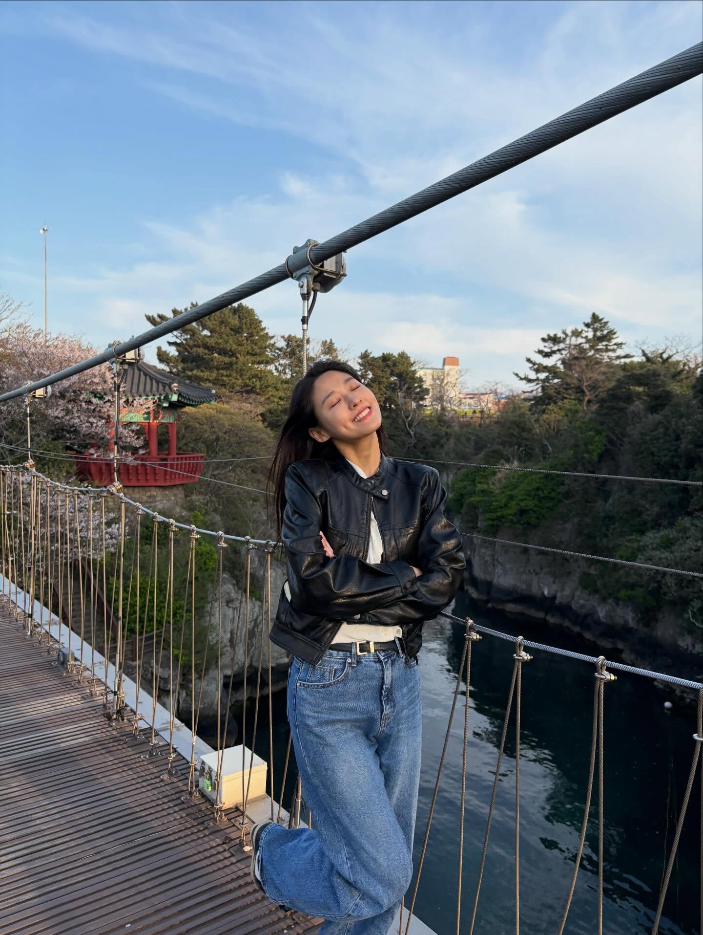 Ngắm 5 c&ocirc;ng thức diện quần d&agrave;i từ sao H&agrave;n, chị em sẽ kh&ocirc;ng c&ograve;n thiết tha mặc v&aacute;y nữa- Ảnh 8.