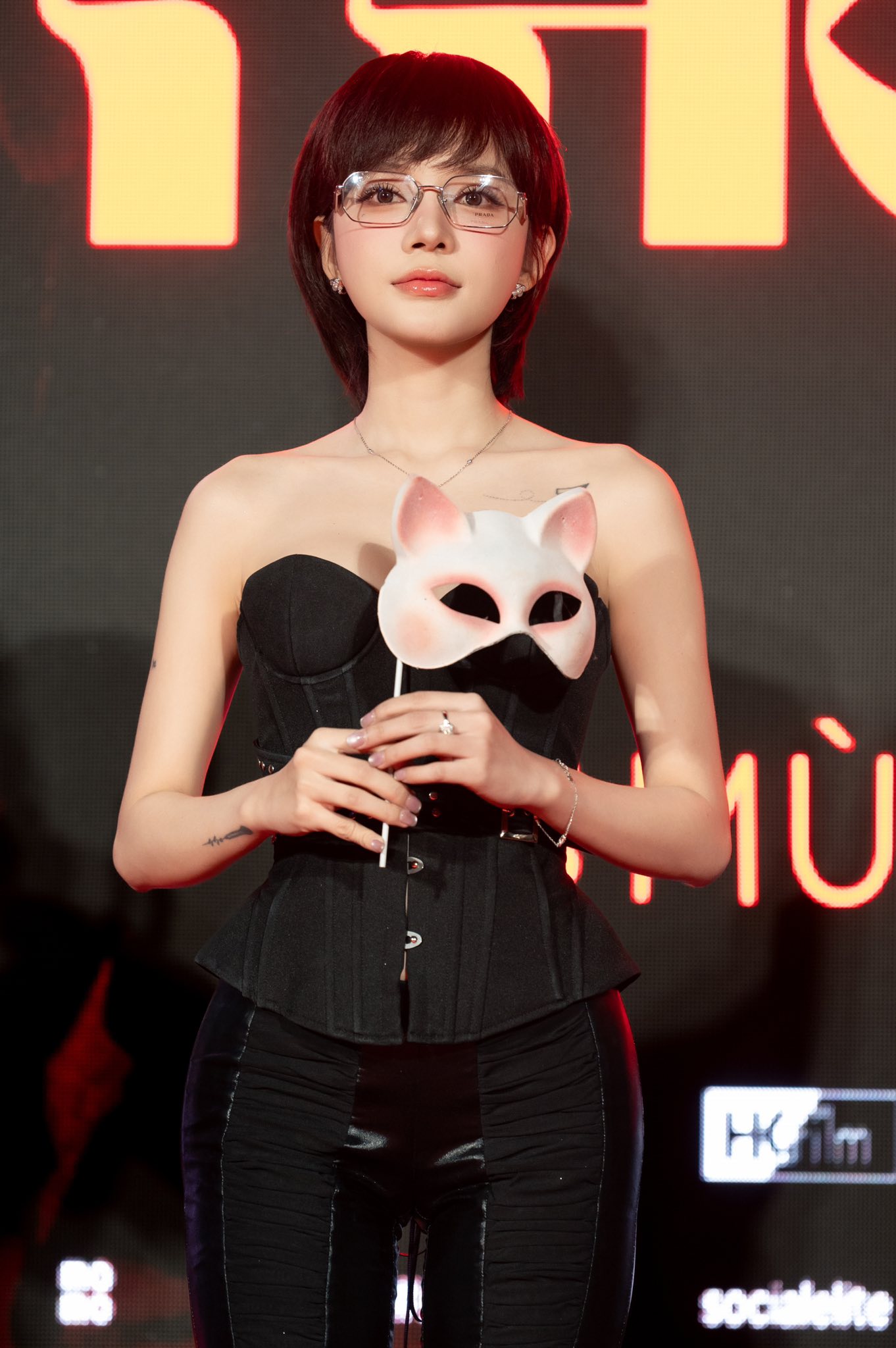 Nữ ch&iacute;nh đ&oacute;ng phim Việt 300 tỷ: Mỹ nh&acirc;n v&ograve;ng eo 55cm, ca nhạc sĩ đa t&agrave;i thử đủ show thực tế cuối c&ugrave;ng cũng "l&atilde;i đậm&rdquo;- Ảnh 1.