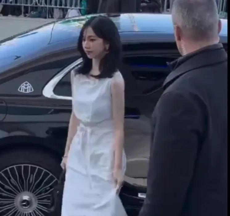 Dương Mịch sao lại bị đối xử thế n&agrave;y?- Ảnh 3.