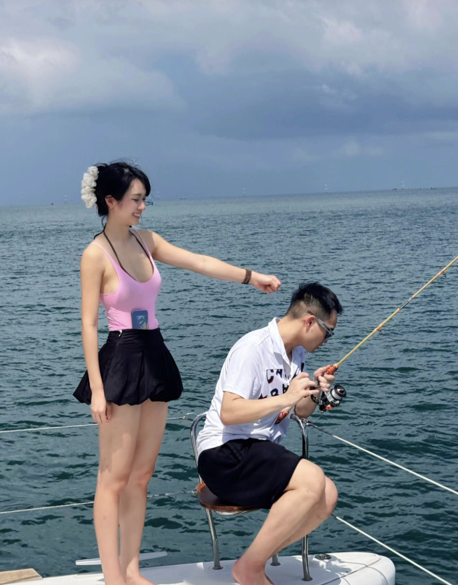 &Aacute; hậu Việt đ&atilde; ra mắt bố mẹ bạn trai thiếu gia, kh&ocirc;ng d&aacute;m t&iacute;nh chuyện cưới sớm v&igrave; sợ 3 đời chồng- Ảnh 1.