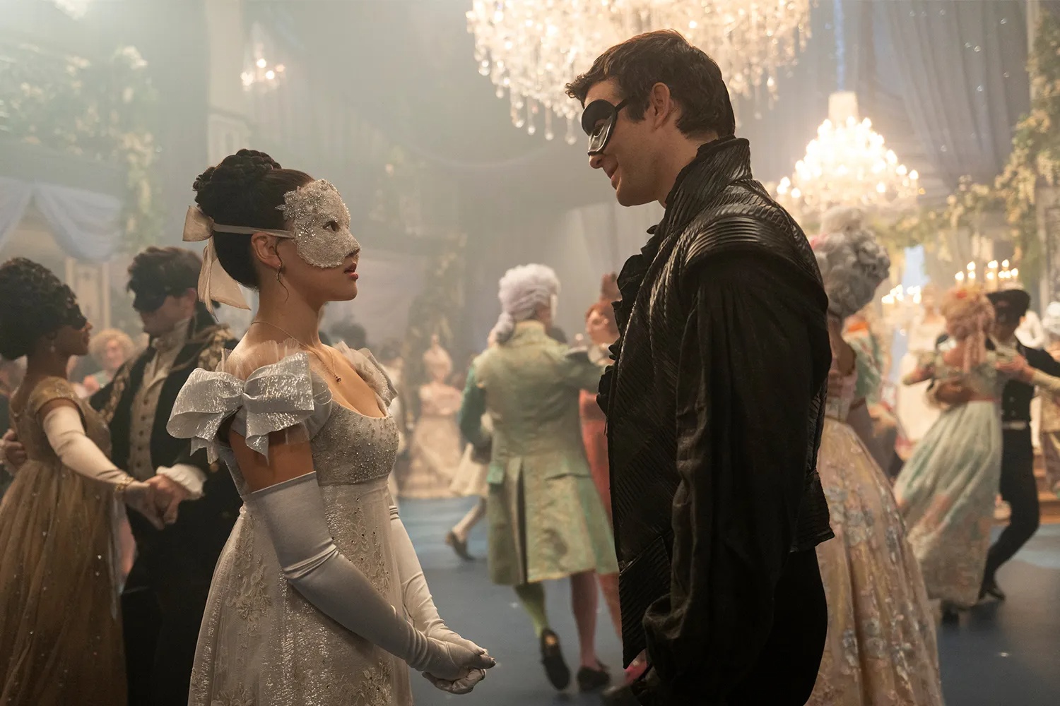 N&agrave;ng Lọ Lem kh&ocirc;ng đợi ph&eacute;p m&agrave;u trong Bridgerton: Viết lại số phận nhờ bản lĩnh thay v&igrave; l&ograve;ng thương- Ảnh 1.