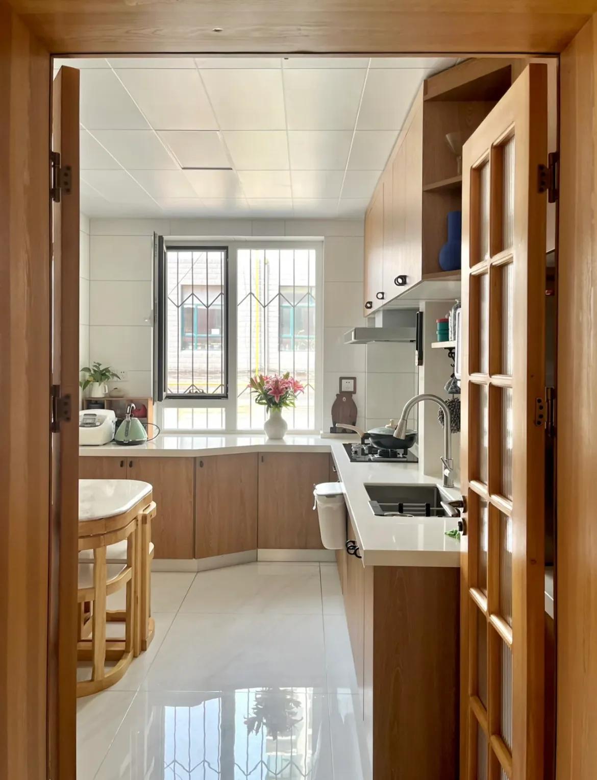 Bước v&agrave;o căn hộ 68m&sup2; n&agrave;y mới hiểu: Sạch sẽ l&agrave; phong thủy tốt nhất của một ng&ocirc;i nh&agrave;- Ảnh 8.