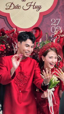 MC Huyền Trang M&ugrave; Tạt bị ch&ecirc; &ldquo;thừa năng lượng&rdquo; v&igrave; loạt h&agrave;nh động trong đ&aacute;m cưới với tuyển thủ Đức Huy- Ảnh 2.