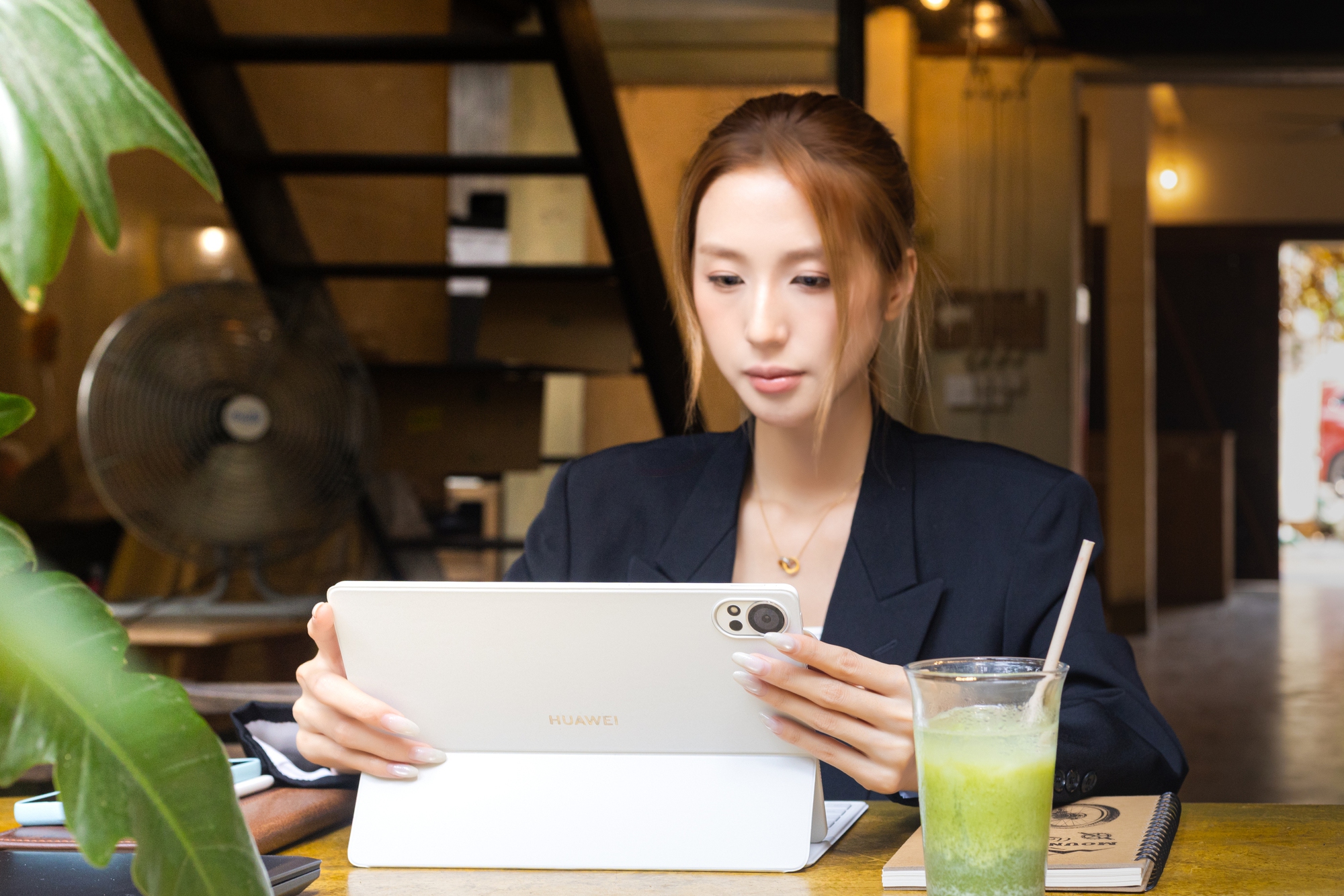 HUAWEI MatePad 12 X: Tablet định nghĩa lại khái niệm làm việc và sáng tạo, xứng danh trợ lý năng suất hàng đầu- Ảnh 3. HUAWEI MatePad 12 X: Tablet định nghĩa lại khái niệm làm việc và sáng tạo, xứng danh trợ lý năng suất hàng đầu- Ảnh 3.