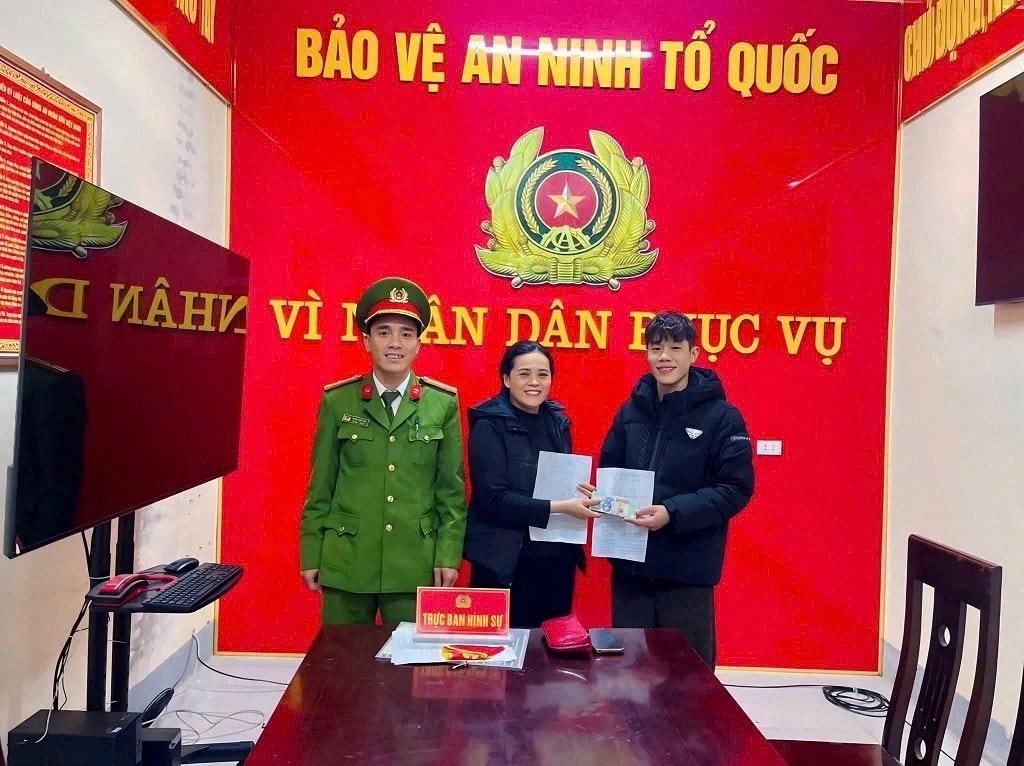 T&agrave;i khoản MB Bank của người đ&agrave;n &ocirc;ng SN 1990 ph&aacute;t sinh giao dịch 50 triệu đồng, 1 năm sau c&ocirc;ng an x&atilde; mời l&ecirc;n l&agrave;m việc- Ảnh 1.