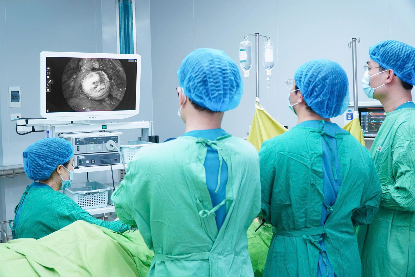 Người phụ nữ c&oacute; 2 u qu&aacute;i hiếm gặp ở Quảng Trị- Ảnh 1.