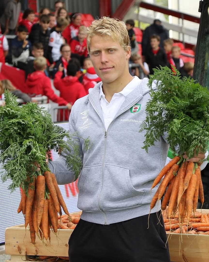 Giải b&oacute;ng đ&aacute; 