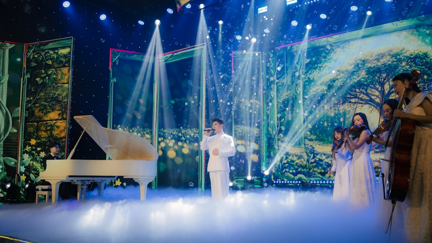 Visual cực đỉnh của Ph&oacute; Chủ tịch SHB Đỗ Quang Vinh tại chương tr&igrave;nh &ldquo;Khởi&rdquo;- Ảnh 1.