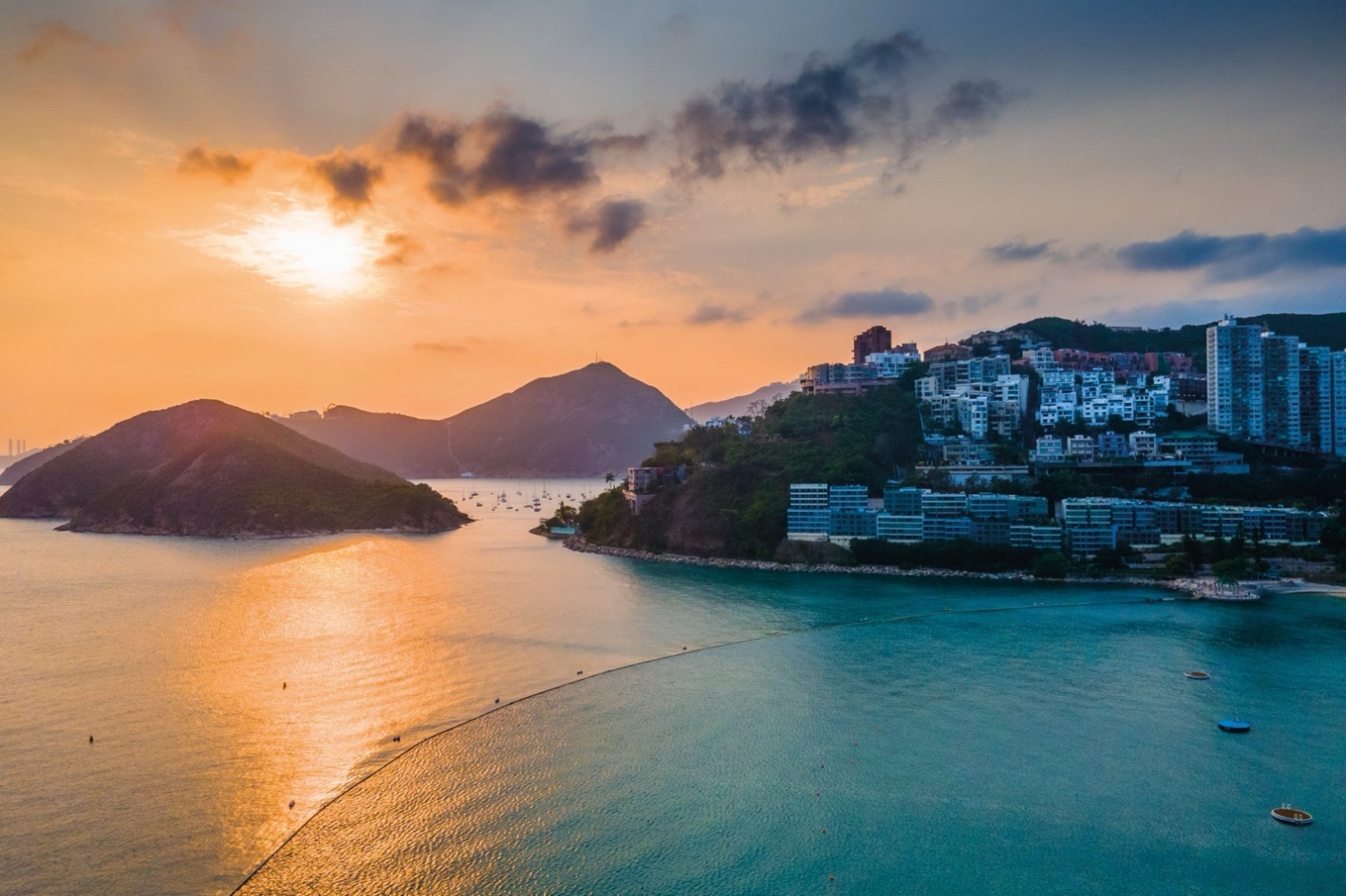 Rong chơi xứ Cảng Thơm trong mùa xuân- Ảnh 3. Rong chơi xứ Cảng Thơm trong mùa xuân- Ảnh 3.