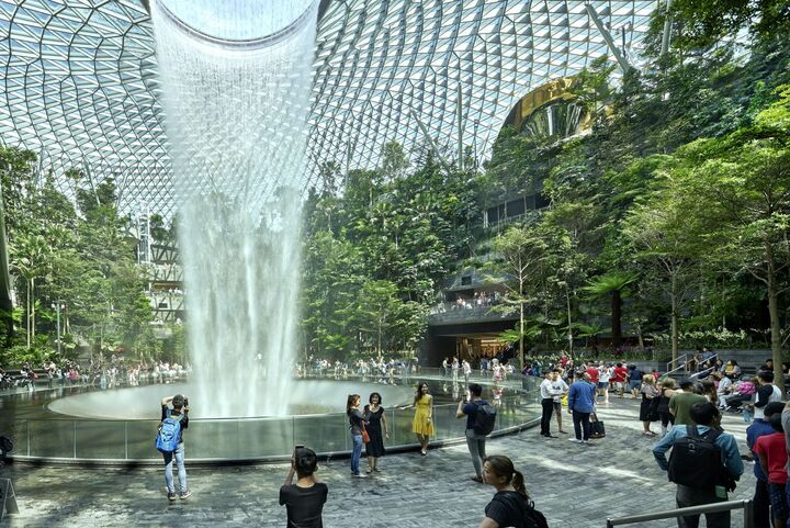 S&acirc;n bay Changi tốt nhất thế giới đẹp v&agrave; hiện đại cỡ n&agrave;o?- Ảnh 2.