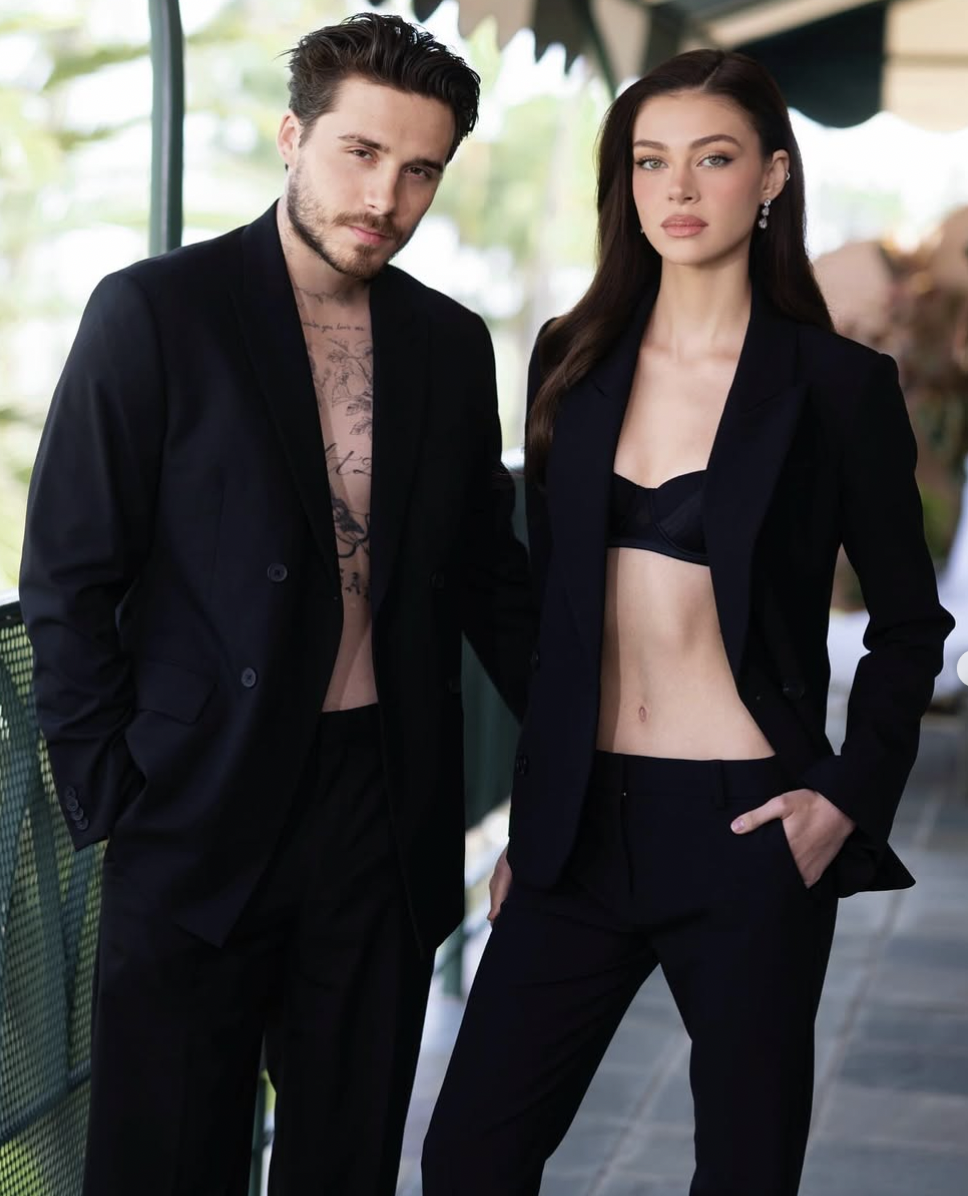 Victoria Beckham ngo&agrave;i 50 vẫn cực sexy, nhan sắc đỉnh cao, nhảy 1 điệu với con trai cũng khiến con d&acirc;u ấm ức bật kh&oacute;c- Ảnh 3.