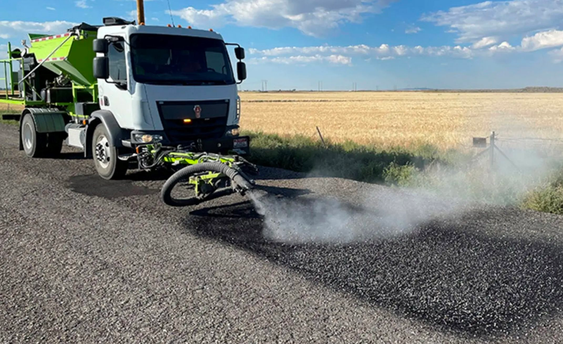 Ph&aacute;t hiện đội xe tải lạ nặng 15 tấn, d&ugrave;ng c&ocirc;ng nghệ cao v&aacute; ổ g&agrave; chỉ trong 2 ph&uacute;t, nhanh gấp 7 lần b&igrave;nh thường- Ảnh 1.