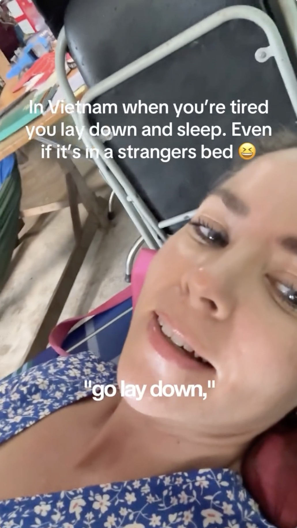 Nữ kh&aacute;ch T&acirc;y bối rối khi được &ocirc;ng ch&uacute; miền T&acirc;y mời l&ecirc;n giường ngủ chung với vợ con- Ảnh 1.