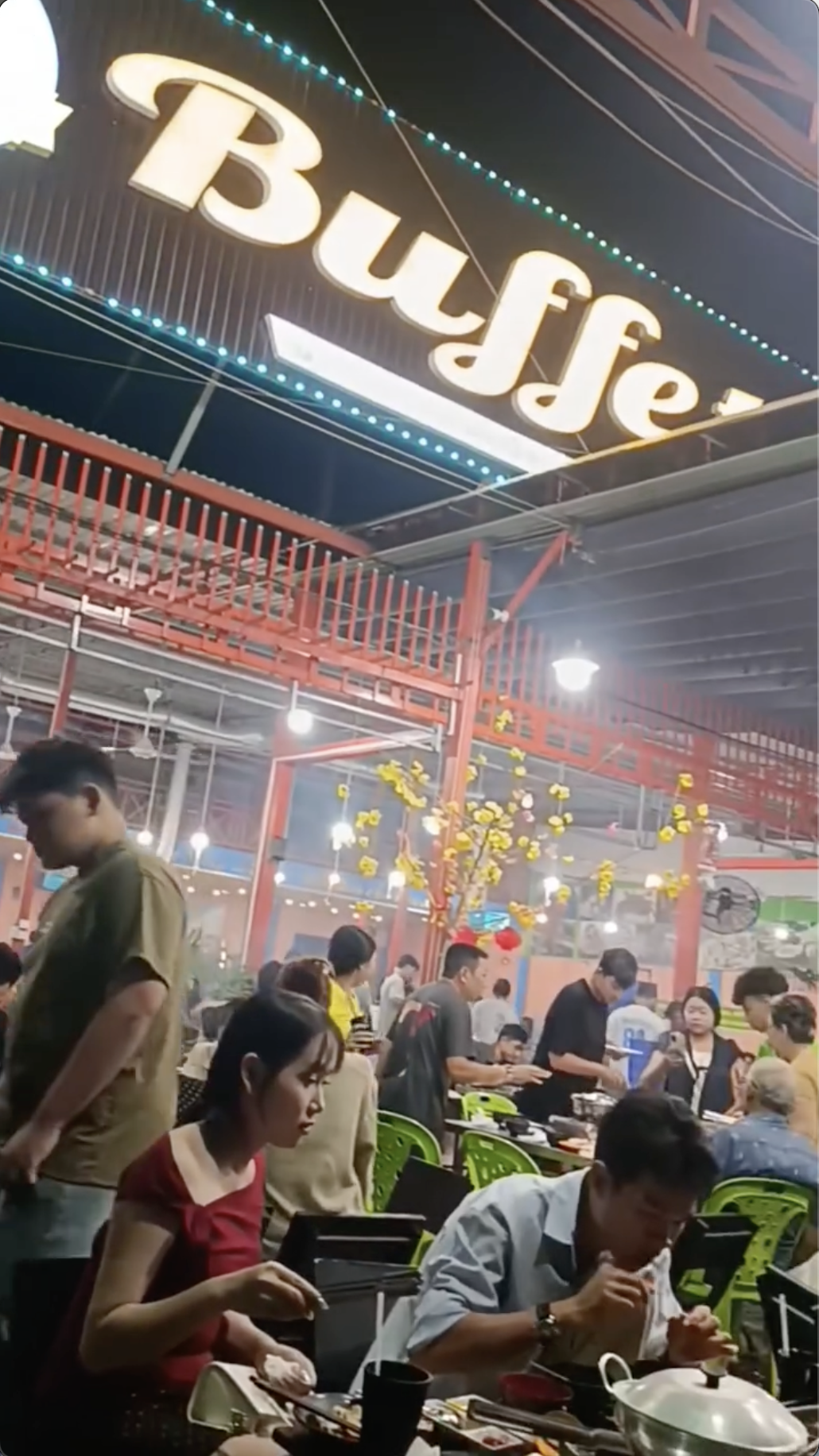 X&uacute;c động c&uacute; lừa ngọt ng&agrave;o của nam sinh An Giang, d&ugrave;ng hợp đồng quảng c&aacute;o ảo đưa &ocirc;ng b&agrave; đi tận hưởng tuổi gi&agrave;- Ảnh 6.