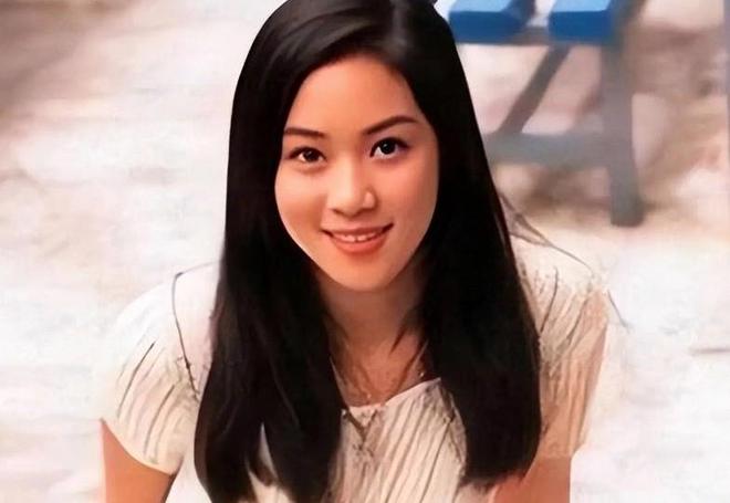 Nữ diễn viên được mẹ đào tạo từ 5 tuổi để "lấy chồng tỷ phú", cái kết hiện tại khiến nhiều người tranh cãi- Ảnh 1. Nữ diễn viên được mẹ đào tạo từ 5 tuổi để "lấy chồng tỷ phú", cái kết hiện tại khiến nhiều người tranh cãi- Ảnh 1.