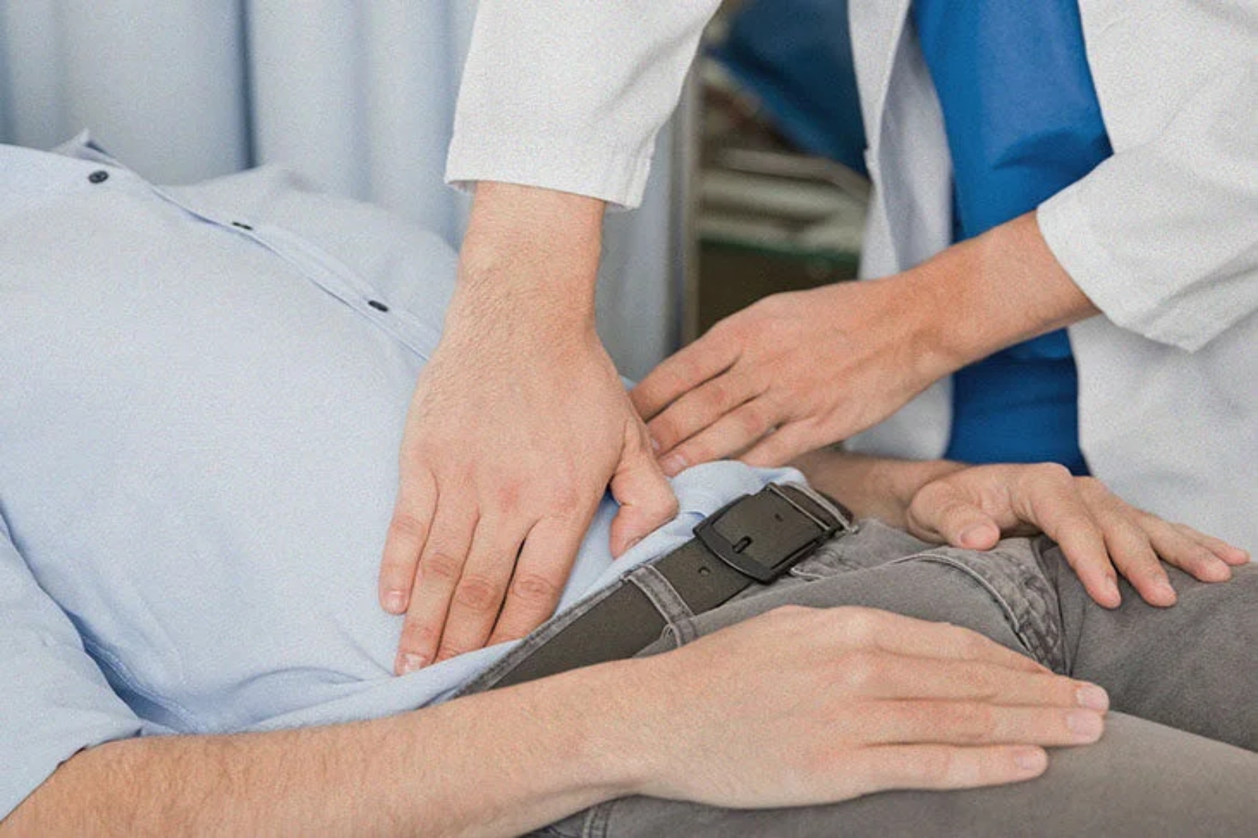 Kh&ocirc;ng rượu bia, kh&ocirc;ng thuốc l&aacute;, người đ&agrave;n &ocirc;ng 44 tuổi vẫn mắc ung thư gan: B&aacute;c sĩ chỉ điểm 1 th&oacute;i quen nhiều người đang chủ quan- Ảnh 1.