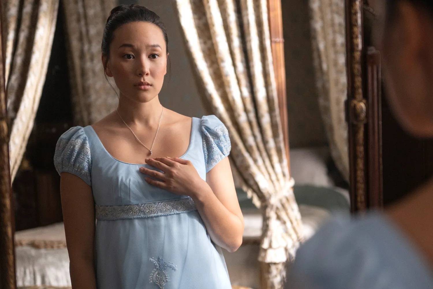N&agrave;ng Lọ Lem kh&ocirc;ng đợi ph&eacute;p m&agrave;u trong Bridgerton: Viết lại số phận nhờ bản lĩnh thay v&igrave; l&ograve;ng thương- Ảnh 3.