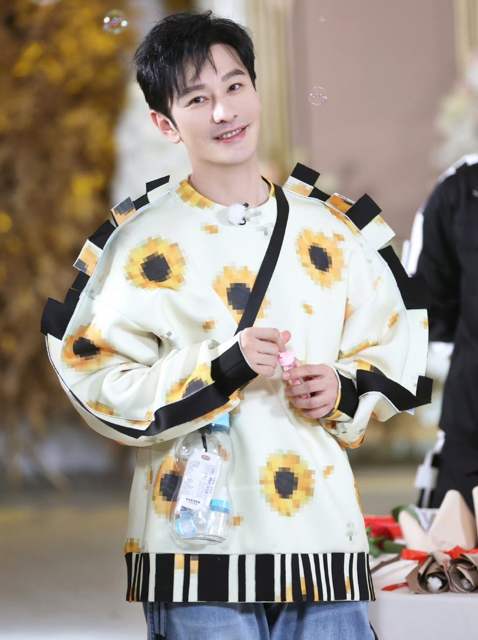 B&oacute;c chi&ecirc;u thức t&aacute;n tỉnh hot girl v&agrave; 3 y&ecirc;u cầu g&acirc;y sốc của Huỳnh Hiểu Minh khi hẹn h&ograve;- Ảnh 1.