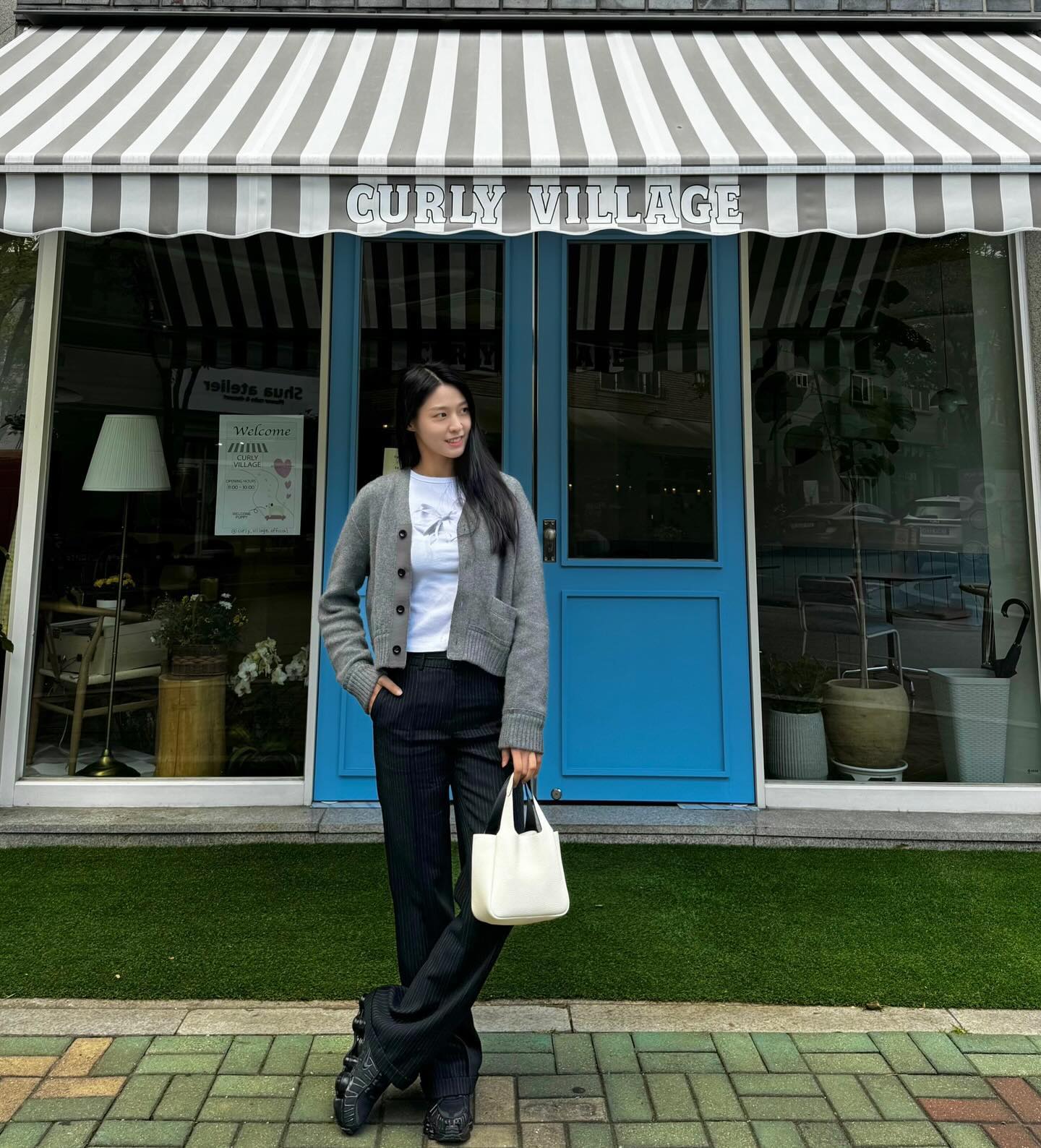 Mỹ nữ đóng cùng Song Hye Kyo trong siêu phẩm sắp chiếu: Nhan sắc như thiên thần, style xuất sắc- Ảnh 9. Mỹ nữ đóng cùng Song Hye Kyo trong siêu phẩm sắp chiếu: Nhan sắc như thiên thần, style xuất sắc- Ảnh 9.