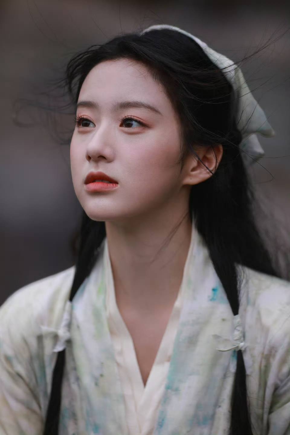 Phong hoa tuyệt đại cũng kh&ocirc;ng đủ h&igrave;nh dung mỹ nh&acirc;n n&agrave;y: Trời sinh để đ&oacute;ng cổ trang, ngắm một hồi tưởng xuy&ecirc;n kh&ocirc;ng- Ảnh 9.