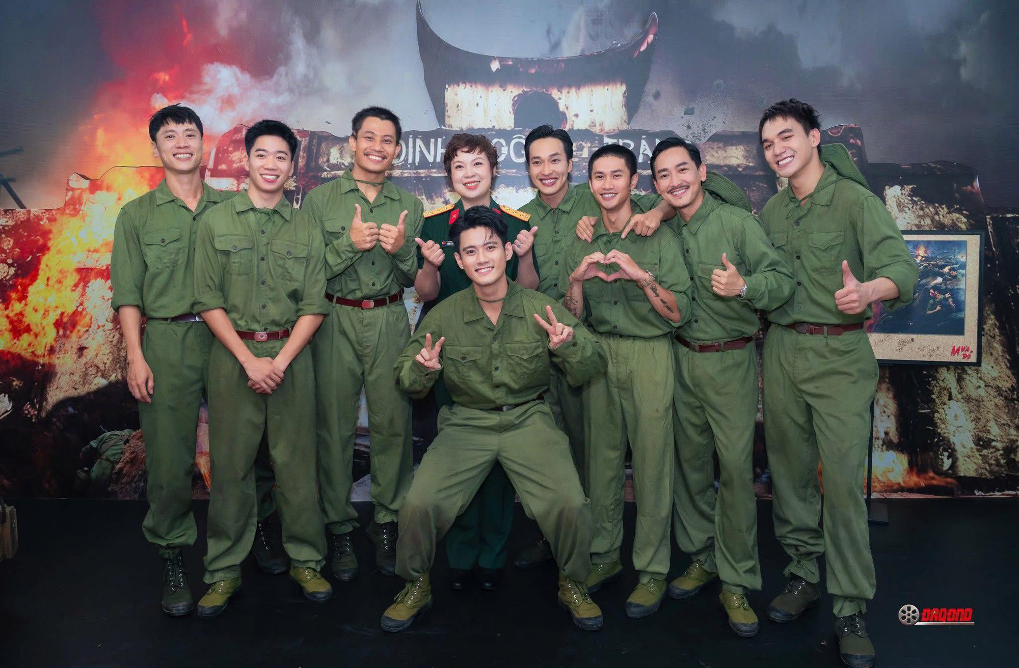 Dàn sao Việt đồng loạt Dàn sao Việt đồng loạt