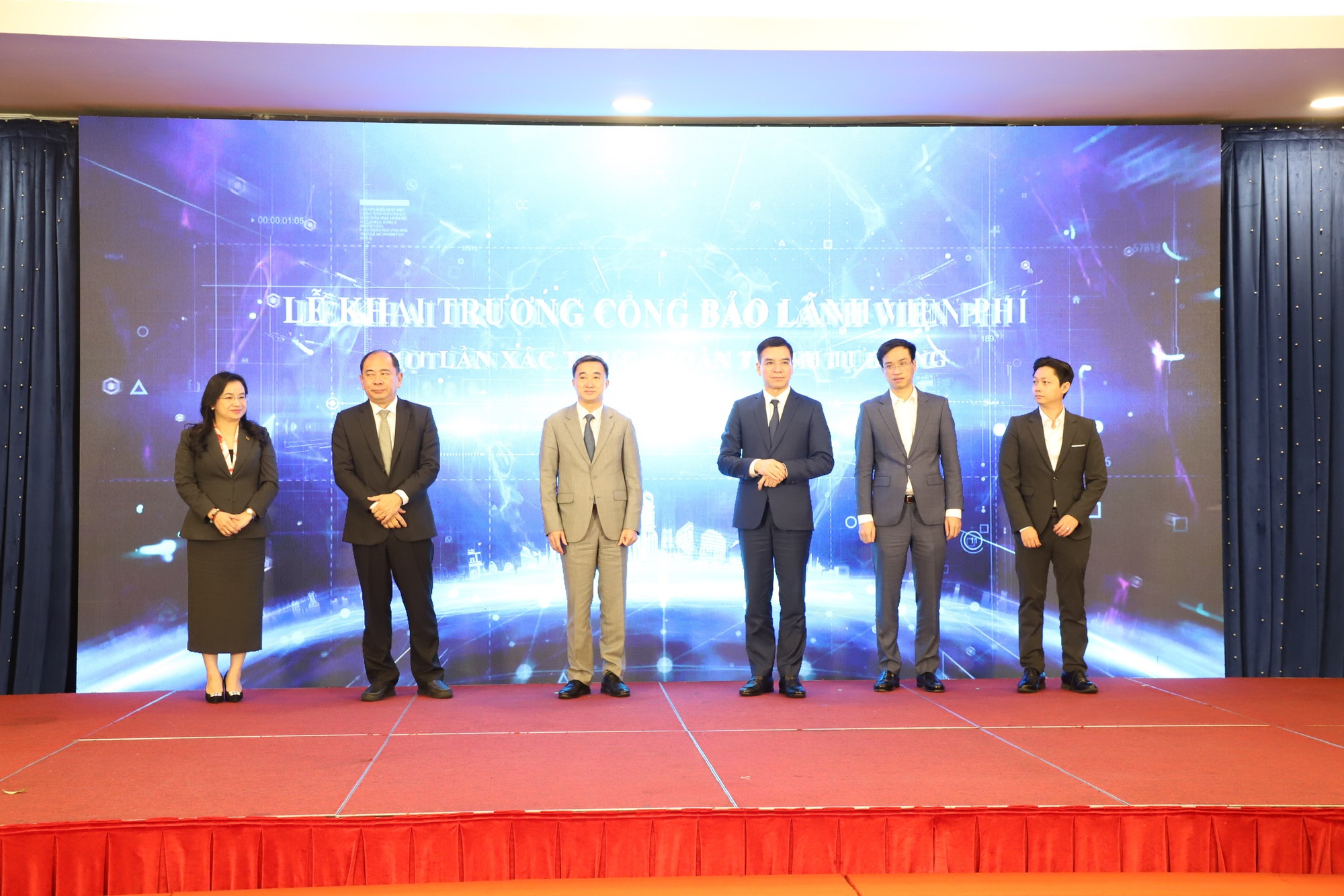 Người dân sẽ không còn phải tạm ứng viện phí khi nhập viện- Ảnh 2. Người dân sẽ không còn phải tạm ứng viện phí khi nhập viện- Ảnh 2.